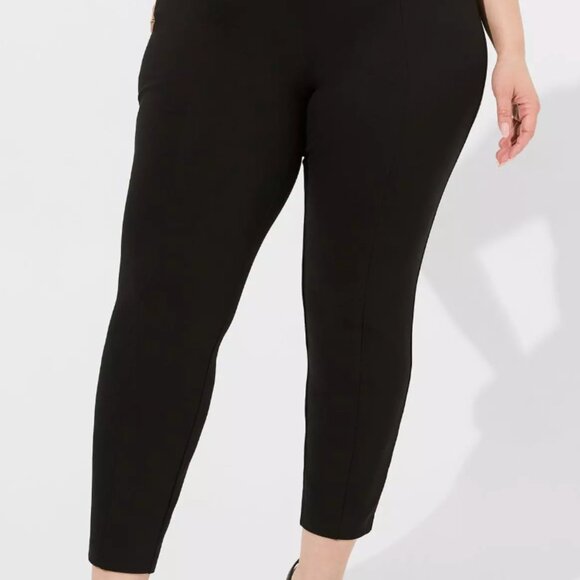 Torrid Pull-On Luxe Ponte Pencil Pant, black, size 1 S 14/16 short petite! - Picture 2 of 4
